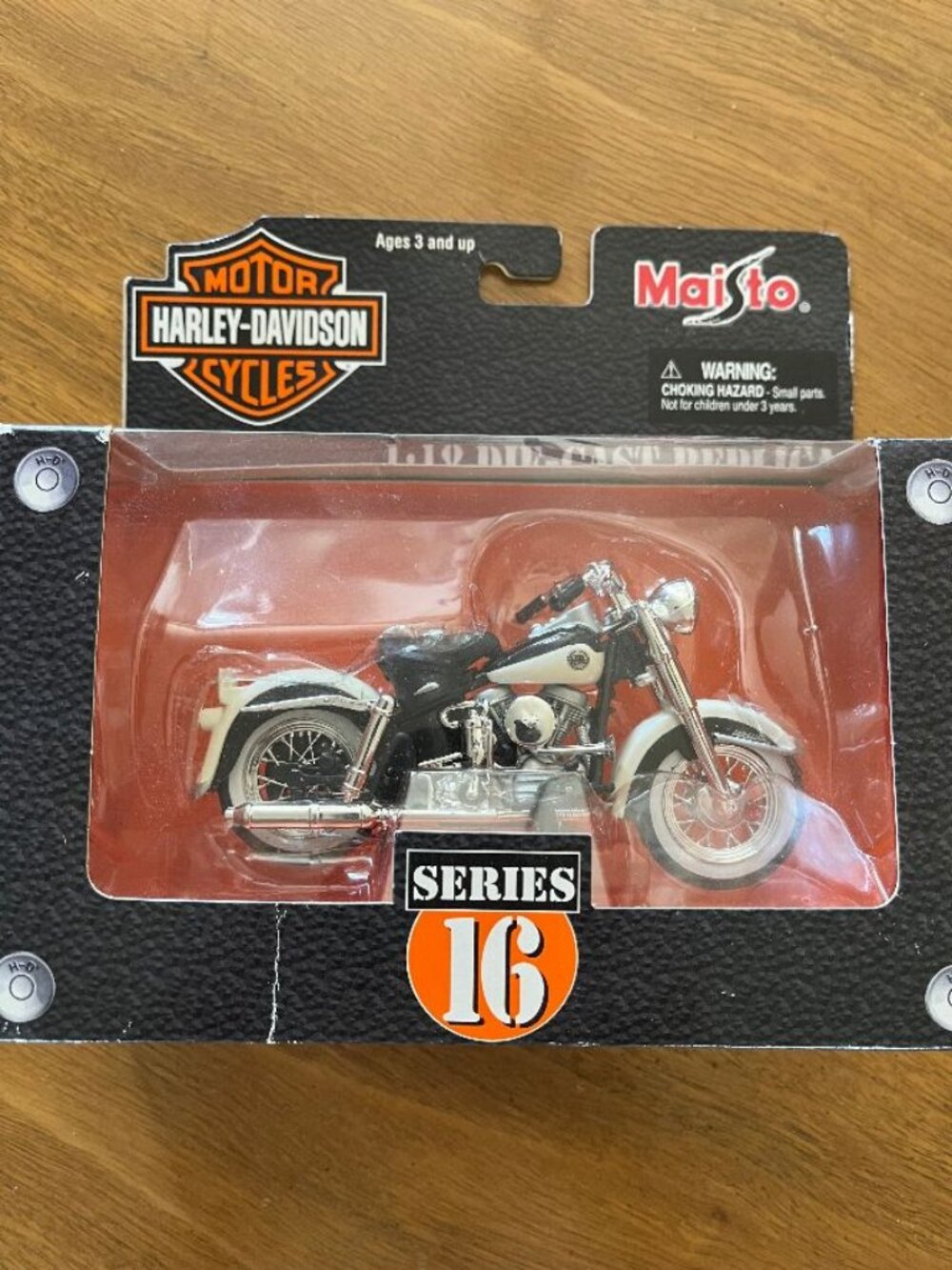 New in Original Box 2003 Series 16 1958 Duo Glide Die Cast Metal Replica